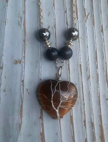 EMF 5G Shielding Crystal Heart Shungite Hematite Black Tourmaline Necklace (Material: Tigers Eye)